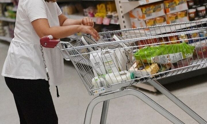 «Καλάθι του νοικοκυριού»: Σε νέες μειώσεις έως -18,1% προχώρησαν οι αλυσίδες σουπερμάρκετ