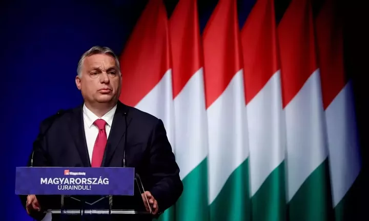 Η ΕΕ «παγώνει» τα κονδύλια στην Ουγγαρία
