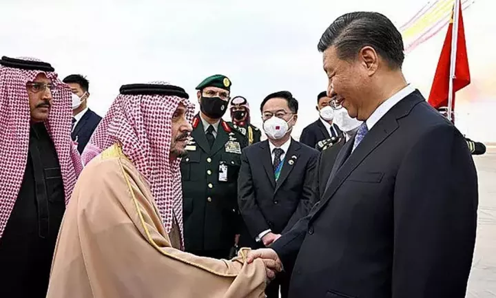 Έντονη ενόχληση των ΗΠΑ για τις συμφωνίες άνω των 27,8 δισ. ευρώ μεταξύ Κίνας - Σαουδικής Αραβίας 