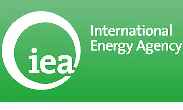Η IEA προβλέπει αύξηση της μέσης τιμής του πετρελαίου στα 101,6 δολάρια το βαρέλι για το 2023