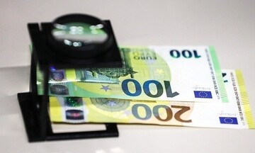 Τον ελάχιστο φόρο 15% στις πολυεθνικές υιοθετεί η ΕΕ