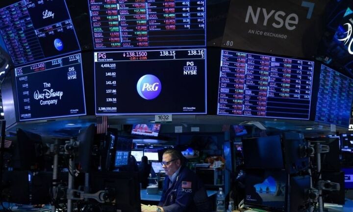 Bank of America: Μαζική φυγή επενδυτών από τη Wall Street - Γιατί «ξεφορτώνονται» τις μετοχές τους