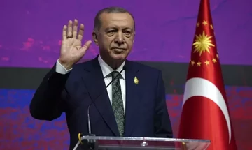  Politico - Κόλαφος για Ερντογάν: Στήνει πόλεμο για να «γαντζωθεί» στην εξουσία