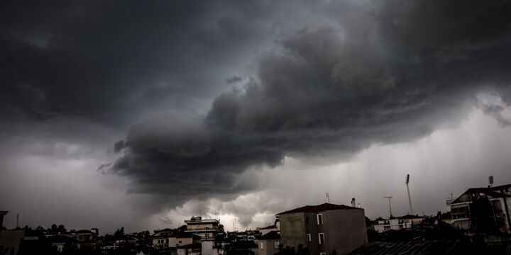 Βαρομετρικό χαμηλό από την Αδριατική θα φέρει πολλές βροχές σε όλη τη χώρα