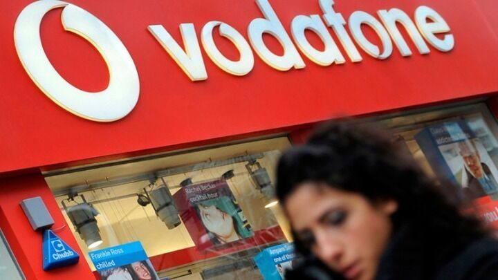 Vodafone: ετοιμάζεται για αρκετές εκατοντάδες απολύσεις στο Λονδίνο