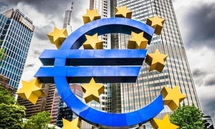 Αύξηση των επιτοκίων της ΕΚΤ ζητά ο επικεφαλής οικονομολόγος της