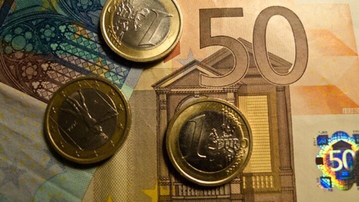 Χαμηλότερο κατά 1,85 δισ. ευρώ έναντι του στόχου το πρωτογενές έλλειμμα