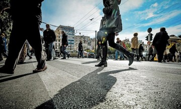 ΙΝΕ ΓΣΕΕ: Ποιος πληρώνει τους φόρους στην Ελλάδα; - Η μεσαία τάξη κύριος χαμένος της κρίσης