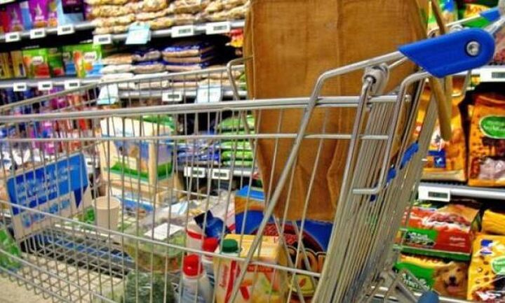 Στο 92% των προϊόντων στο «Kαλάθι του Nοικοκυριού», οι τιμές μειώνονται ή διατηρούνται σταθερές