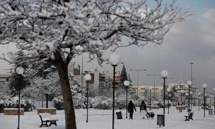 Πού θα χιονίσει σήμερα - Πώς θα λειτουργήσουν καταστήματα, δημόσιες υπηρεσίες, σχολεία