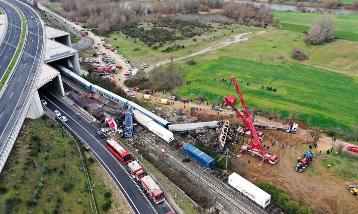 Σιδηροδρομική τραγωδία στα Τέμπη: Ταυτοποιήθηκε ακόμα μια σορός άτυχου επιβάτη