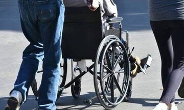 Προσωπικοί βοηθοί: Ξεκινούν από σήμερα να εργάζονται δίπλα στους πολίτες με αναπηρία