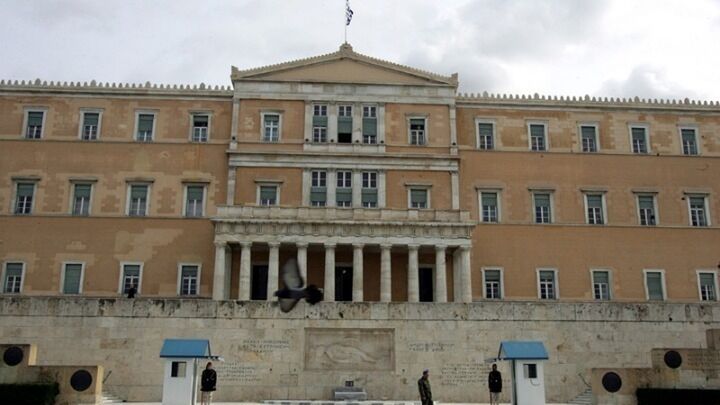 Στην Ολομέλεια το ν/σ του υπουργείου Οικονομικών με τις φορολογικές και τελωνειακές ρυθμίσεις