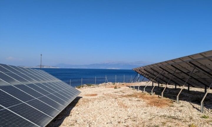 Oι κάτοικοι της Χάλκης μηδενίζουν τους λογαριασμούς ρεύματος