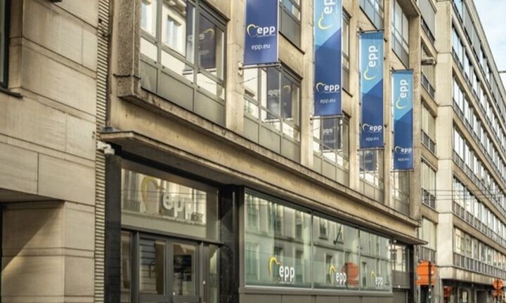 Βρυξέλλες: Έφοδος της αστυνομίας στα κεντρικά γραφεία του ΕΛΚ - Έρευνα για χρηματοοικονομική απάτη