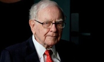 Buffett: Μην πανικοβάλλεστε για τις τράπεζες και τις καταθέσεις