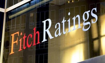 Fitch: Πώς θα επηρεάσει την κερδοφορία αλλά και την αξιολόγηση των τραπεζών το πλαφόν στα επιτόκια