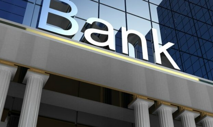 Γιατί οι τράπεζες πρέπει να «ξαναχτίσουν» τις σχέσεις με τους πελάτες - Πόσο θα αυξήσουν τα έσοδα