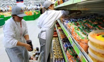 Νέα αύξηση της απασχόλησης στο λιανεμπόριο τροφίμων με πυλώνα τα σούπερ μάρκετ