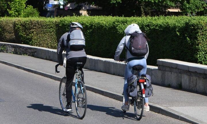 Γαλλία: θα δαπανήσει 2 δισ. ευρώ για να ενισχύσει τη χρήση του ποδηλάτου