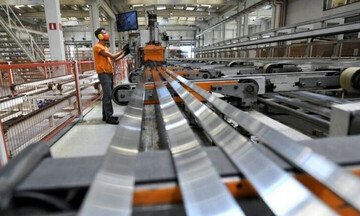 ΕΛΣΤΑΤ: Μείωση 12,7% στις τιμές εισαγωγών στη βιομηχανία τον Μάρτιο 