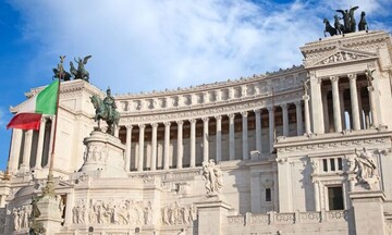 Ιταλία: 15 δισ. ευρώ κάτω οι καταθέσεις των τραπεζών τον Απρίλιο