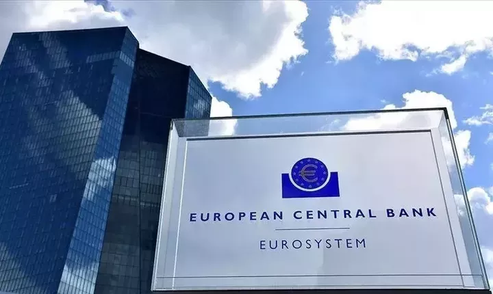 EKT: ο «θεματοφύλακας του ευρώ» γιορτάζει τα 25 του χρόνια 