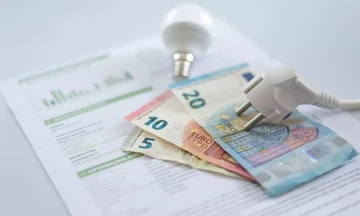 Πώς θα αποφύγετε πρόσθετες χρεώσεις στους λογαριασμούς ρεύματος - Τα πέντε σημεία που θέλουν προσοχή