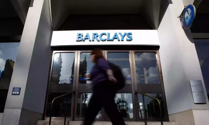  Η Barclays εξετάζει επιλογές για επιχειρήσεις πληρωμών