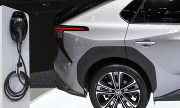  Toyota: Μπαταρίες υψηλής απόδοσης και καινοτομίες για τα ηλεκτρικά αυτοκίνητα