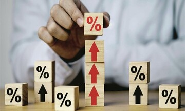 Τράπεζες: Πώς εξηγούν το spread στα επιτόκια καταθέσεων και δανείων- Που οφείλεται η σταδιακή μείωση