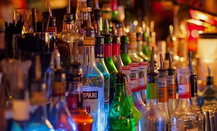  Εντείνονται οι έλεγχοι στα αλκοολούχα ποτά - Οι οδηγίες Θεοχάρη στο ΣΔΟΕ