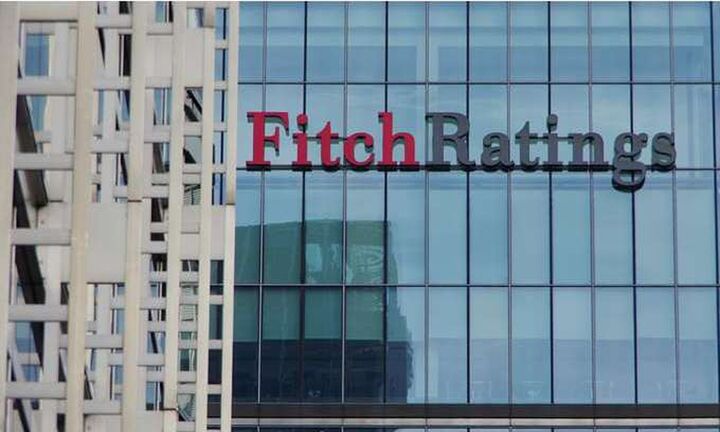 Fitch: Μειώνονται τα ρίσκα για τις ελληνικές τράπεζες - Αύξηση των κόκκινων δανείων το 2o εξάμηνο