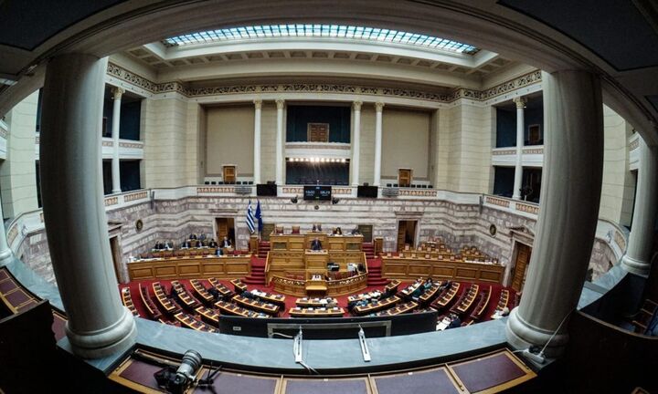 Στη Βουλή το νομοσχέδιο με το 50% των δεσμεύσεων του οικονομικού προγράμματος της κυβέρνησης
