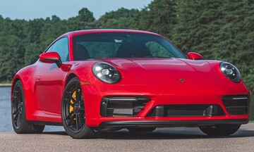  Porsche:Το εμβληματικό 911 ο μοναδικός "επιζών" των μοντέλων με κινητήρα εσωτερικής καύσης