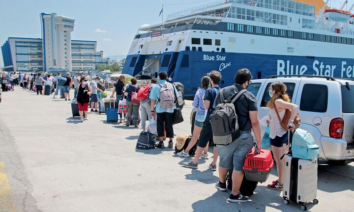 Αυξήθηκε 7,85% η επιβατική κίνηση στα μεγάλα λιμάνια τον Ιούλιο