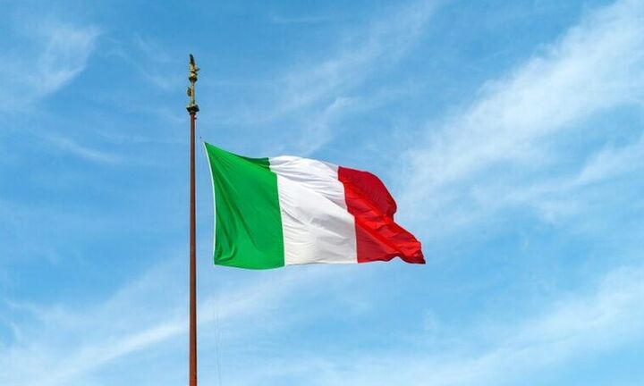 Bloomberg: Πόσο θα κοστίσει στις ιταλικές τράπεζες ο φόρος υπερκερδών