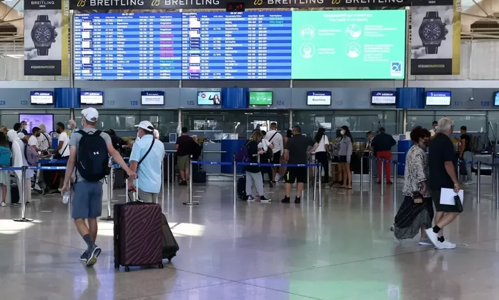 Αεροδρόμια: Σε ανοδικούς ρυθμούς η επιβατική κίνηση στο 7μηνο – Πώς διαμορφώθηκε ο Ιούλιος 