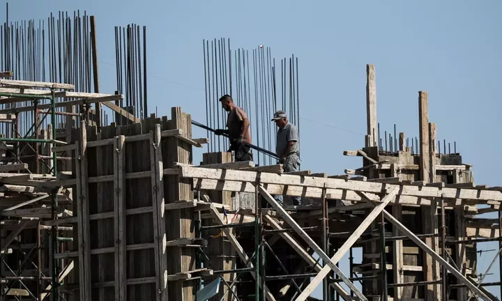 «Ζεστή» η οικοδομή - Aύξηση 15,8% στις οικοδομικές άδειες τον Μάιο