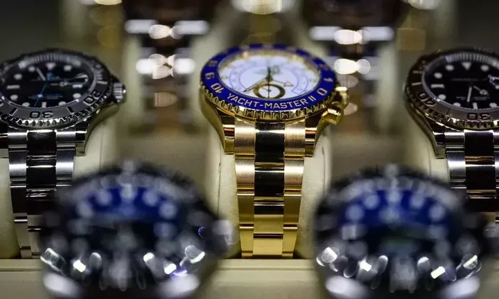  Η εξαγορά της Bucherer από τη Rolex κλονίζει την Watches of Switzerland