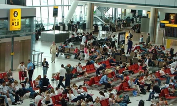 Βρετανικά αεροδρόμια: Συνεχίζονται οι καθυστερήσεις και οι ακυρώσεις πτήσεων