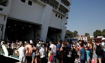 Ρεκόρ με 5,6 εκατομμύρια επιβάτες στα λιμάνια Πειραιά, Ραφήνας και Λαυρίου φέτος το καλοκαίρι