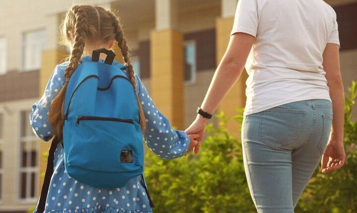 Τι ισχύει για τις γονικές άδειες σχολικής παρακολούθησης - Πόσες μέρες δικαιούνται οι γονείς
