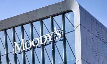 Moody's: Διπλή αναβάθμιση της Ελλάδας σε Ba1 από Ba3 με σταθερή προοπτική  