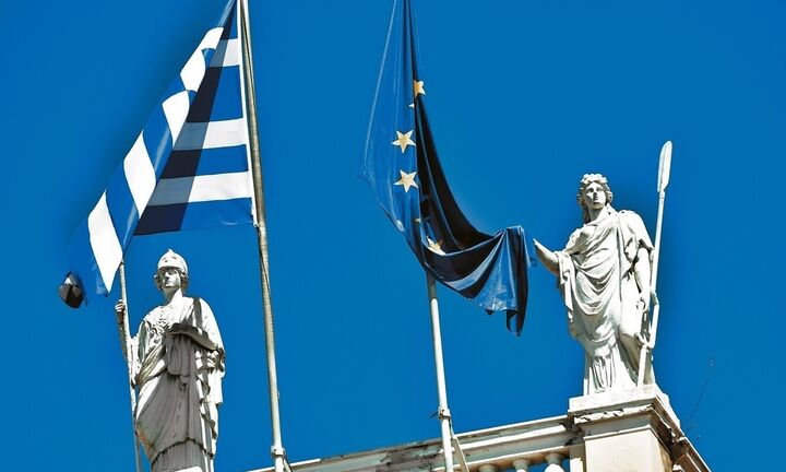 Οι New York Times "πλέκουν¨ το εγκώμιο της ελληνικής οικονομίας - Επέλαση επενδυτών και τουριστών