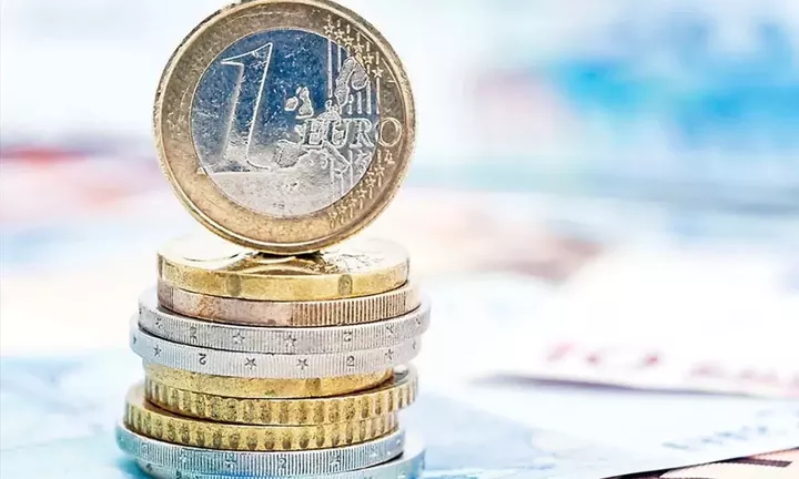Υπεραπόδοση οικονομίας και πάταξη φοροδιαφυγής οι πηγές επιπλέον εσόδων για στήριξη της κοινωνίας