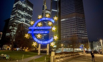 Εφιαλτική πρόβλεψη Bloomberg: Υψηλά επιτόκια από την ΕΚΤ για έναν ακόμα χρόνο
