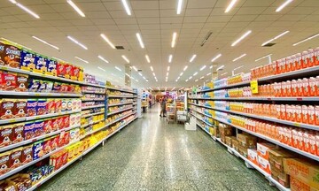 Σούπερ μάρκετ: Από σήμερα στα ράφια η σήμανση για τα προϊόντα με έκπτωση 5% για έξι μήνες