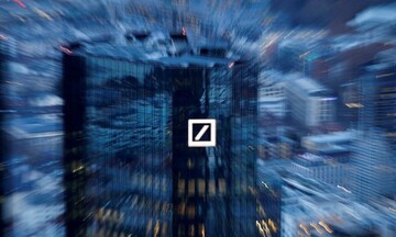 "Πέφτει τσεκούρι" στην Deutsche Bank: Πιθανό το ενδεχόμενο άλλων 10.000 απολύσεων