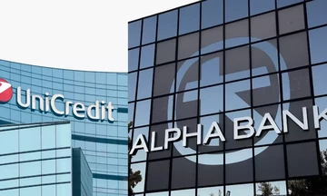Moody’s: Credit positive για την Alpha Bank η συμφωνία με την UniCredi